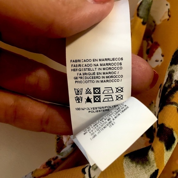 Floral cropped flare sleeve front tie size medium - Picture 5 of 6